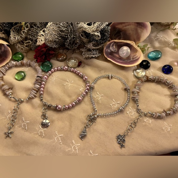Set of 4 Violet Seas bracelets w/ charms - Picture 3 of 10